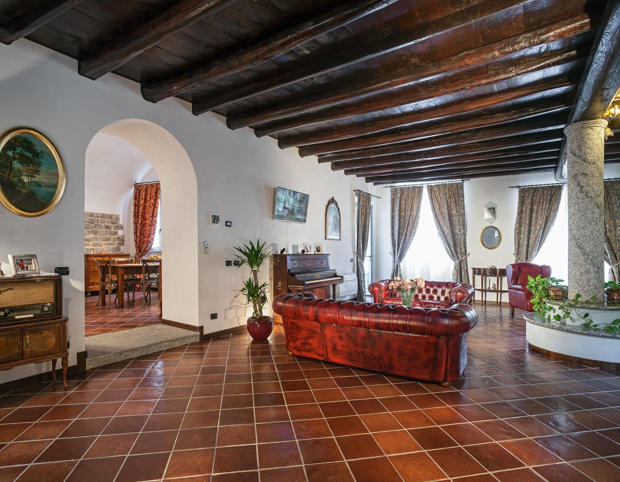 Aparthotel Palazzo Del Vicere Lezzeno Exteriér fotografie