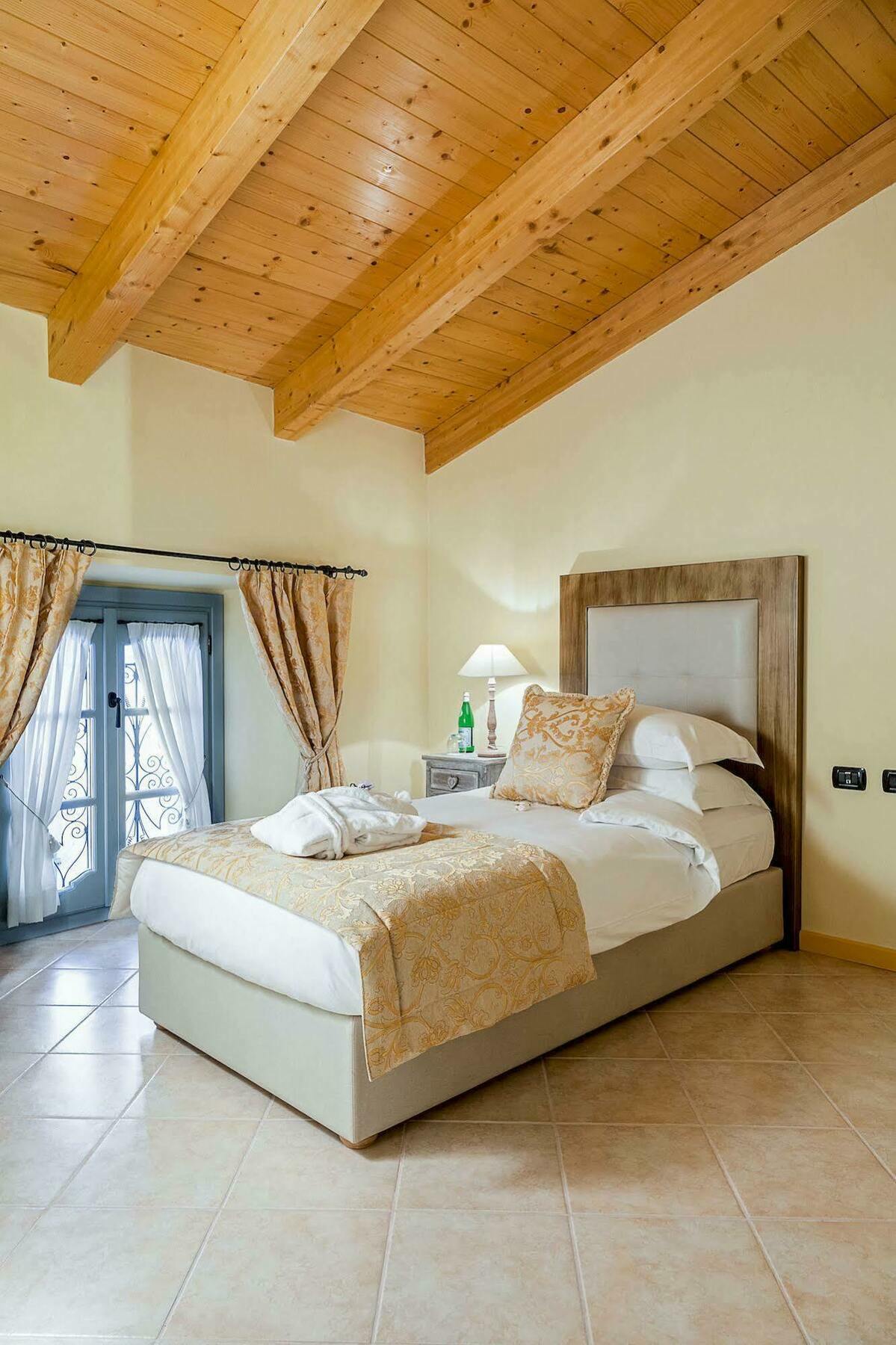 Aparthotel Palazzo Del Vicere Lezzeno Exteriér fotografie